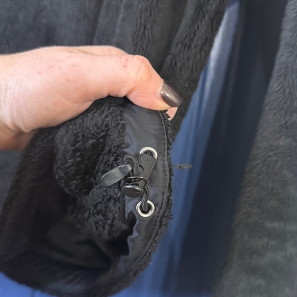 The North Face Women's Black Osito Jacket Size Medium - Picture 7 of 7